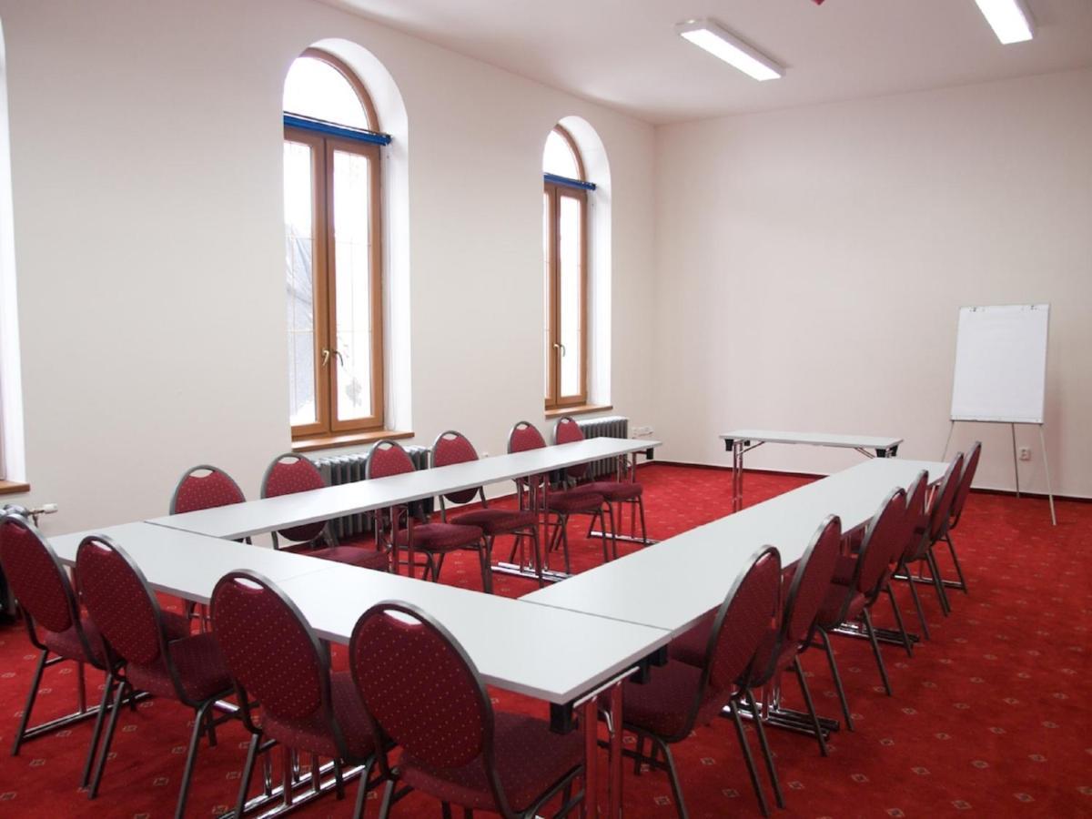 Hotel Vinar - Bed & Breakfast Kurdejov Luaran gambar
